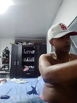 Snapshot of Perropa chatting on March 2026 12:03:02 AM Perropa online show from March 2026 12:03:02 AM