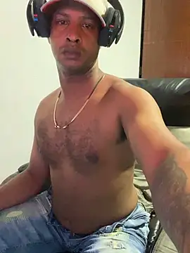 Snapshot of Perropa chatting on April 2026 02:01:01 AM Perropa online show from April 2026 02:01:01 AM