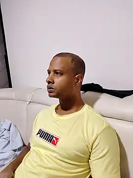 Snapshot of Perropa chatting on April 2026 05:05:02 AM Perropa online show from April 2026 05:05:02 AM