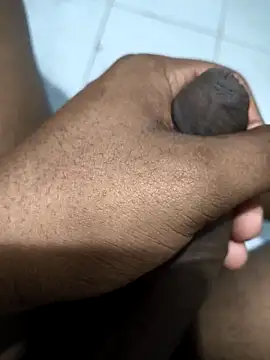 Leon hot33 online show from March 2026 05:01:02 PM