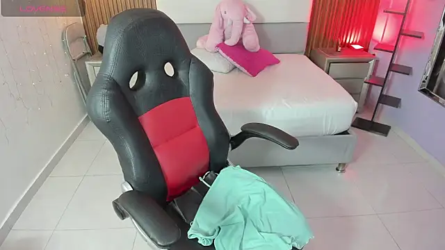 MOLLYSPENCER1 online show from April 2026 07:17:02 PM