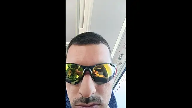 Snapshot of Greek_crazy_couple chatting on October 2025 09:04:02 AM Greek crazy couple online show from October 2025 09:04:02 AM