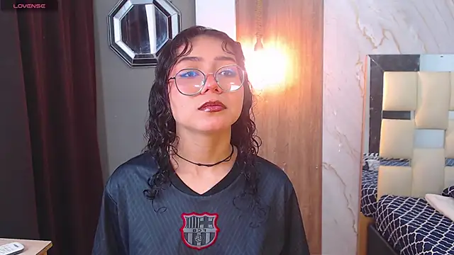 Snapshot of honeymoon_12 chatting on April 2026 04:37:02 AM honeymoon 12 online show from April 2026 04:37:02 AM