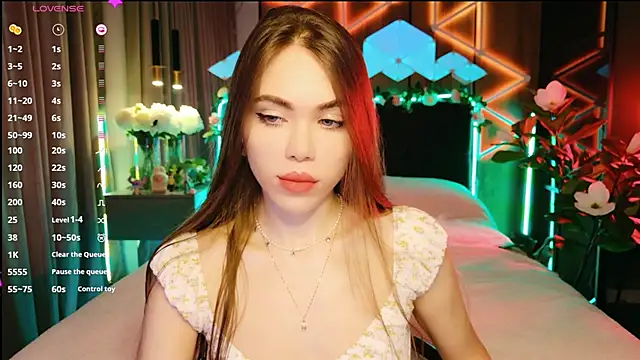 MimiFors online show from September 2025 04:40:01 PM