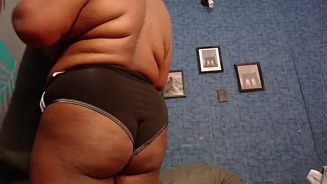 Snapshot of isabella_brown1 chatting on November 2025 11:32:02 AM isabella brown1 online show from November 2025 11:32:02 AM