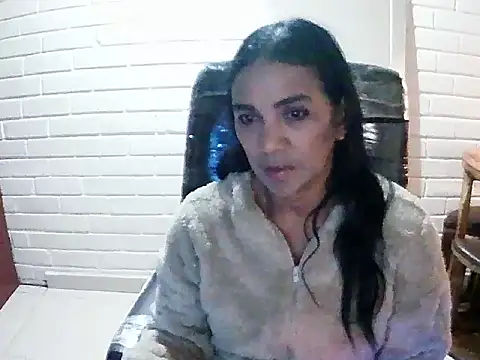 Snapshot of MiiaVelasquez chatting on October 2025 03:39:02 AM MiiaVelasquez online show from October 2025 03:39:02 AM