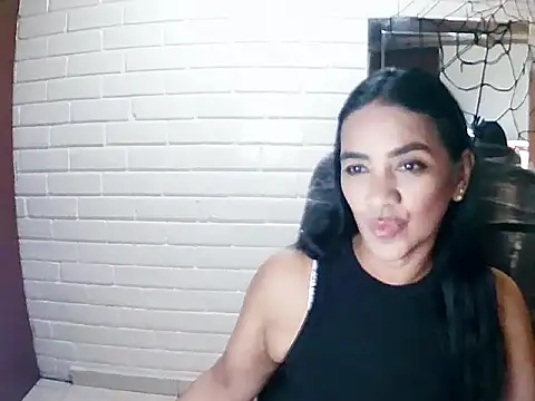 Snapshot of MiiaVelasquez chatting on October 2025 04:13:01 AM MiiaVelasquez online show from October 2025 04:13:01 AM