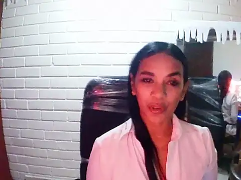 Snapshot of MiiaVelasquez chatting on November 2025 04:02:02 AM MiiaVelasquez online show from November 2025 04:02:02 AM