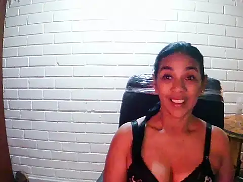 Snapshot of MiiaVelasquez chatting on November 2025 10:48:02 PM MiiaVelasquez online show from November 2025 10:48:02 PM