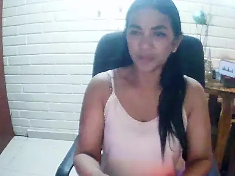 Snapshot of MiiaVelasquez chatting on November 2025 04:12:02 AM MiiaVelasquez online show from November 2025 04:12:02 AM