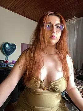 Snapshot of CoraVibes chatting on March 2026 12:45:01 PM CoraVibes online show from March 2026 12:45:01 PM