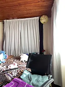 Snapshot of CoraVibes chatting on March 2026 12:44:01 PM CoraVibes online show from March 2026 12:44:01 PM