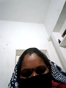 Pooja-guptq online show from November 2025 11:58:02 PM