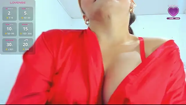 Snapshot of woman_rosse chatting on November 2025 07:49:02 PM woman rosse online show from November 2025 07:49:02 PM