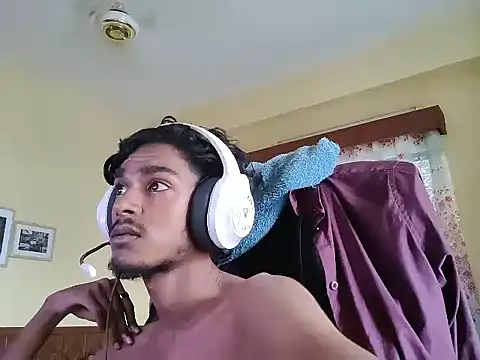 Snapshot of thecatfish chatting on September 2025 11:32:02 AM thecatfish online show from September 2025 11:32:02 AM