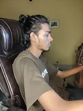 Snapshot of thecatfish chatting on October 2025 04:35:02 PM thecatfish online show from October 2025 04:35:02 PM