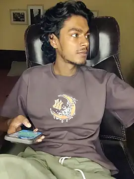 Snapshot of thecatfish chatting on October 2025 11:50:01 PM thecatfish online show from October 2025 11:50:01 PM