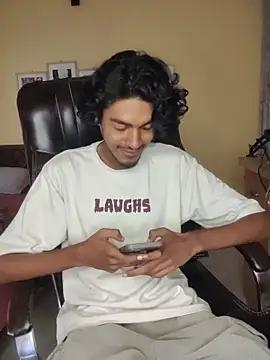 Snapshot of thecatfish chatting on November 2025 01:38:02 AM thecatfish online show from November 2025 01:38:02 AM