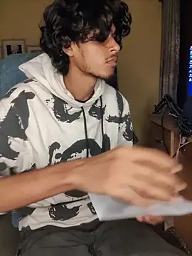 Snapshot of thecatfish chatting on November 2025 08:47:02 PM thecatfish online show from November 2025 08:47:02 PM