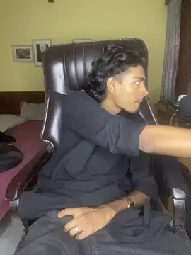 Snapshot of thecatfish chatting on November 2025 10:51:02 AM thecatfish online show from November 2025 10:51:02 AM