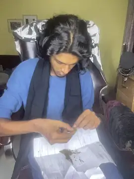 Snapshot of thecatfish chatting on December 2025 10:05:01 PM thecatfish online show from December 2025 10:05:01 PM