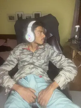 Snapshot of thecatfish chatting on December 2025 08:46:01 PM thecatfish online show from December 2025 08:46:01 PM