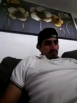 Snapshot of Arce92 chatting on April 2026 10:09:02 AM Arce92 online show from April 2026 10:09:02 AM