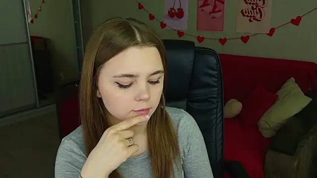 LeksaLove online show from April 2026 05:36:01 PM