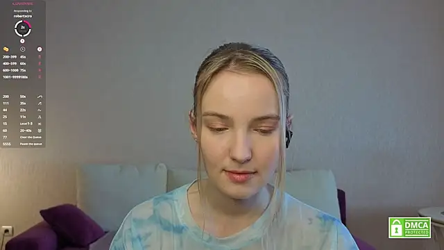 Snapshot of HongTomczak chatting on July 2026 08:18:01 AM HongTomczak online show from July 2026 08:18:01 AM