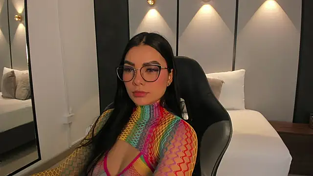 Snapshot of emily_tolson chatting on June 2026 08:37:02 PM emily tolson online show from June 2026 08:37:02 PM