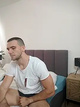 Snapshot of BrokenToPieces chatting on September 2025 08:59:02 AM BrokenToPieces online show from September 2025 08:59:02 AM