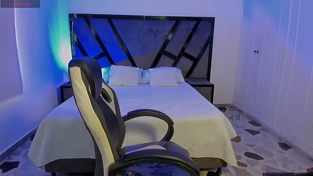 IanGilbert online show from November 2025 08:11:02 PM