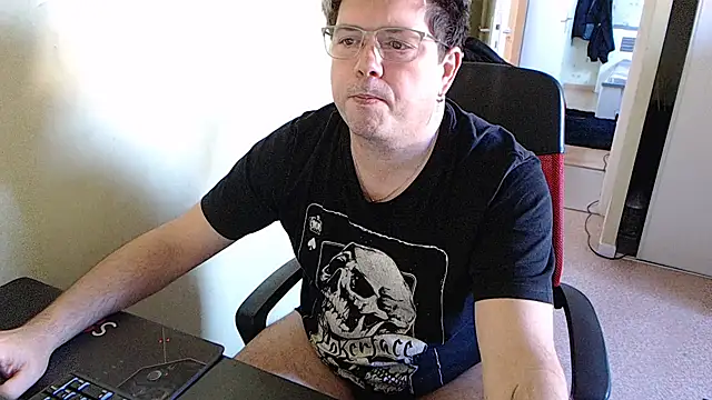 Snapshot of blueandwhite1 chatting on December 2024 01:30:02 PM blueandwhite1 online show from December 2024 01:30:02 PM