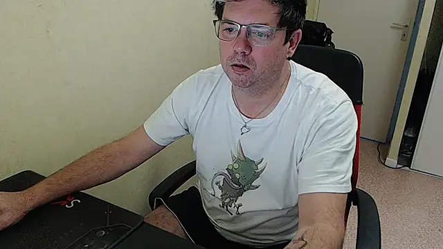 Snapshot of blueandwhite1 chatting on January 2025 08:09:02 AM blueandwhite1 online show from January 2025 08:09:02 AM