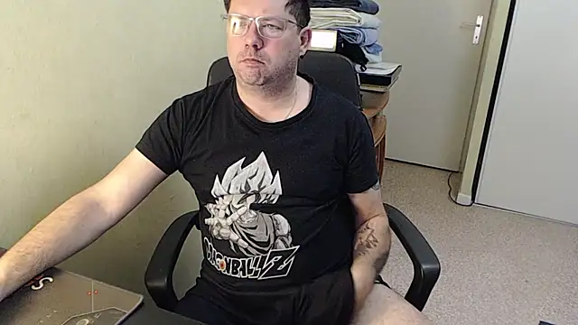 Snapshot of blueandwhite1 chatting on February 2025 08:21:02 AM blueandwhite1 online show from February 2025 08:21:02 AM