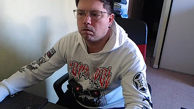 Snapshot of blueandwhite1 chatting on February 2025 11:23:01 AM blueandwhite1 online show from February 2025 11:23:01 AM