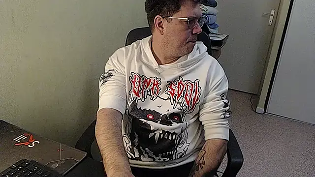 Snapshot of blueandwhite1 chatting on February 2025 09:16:01 AM blueandwhite1 online show from February 2025 09:16:01 AM