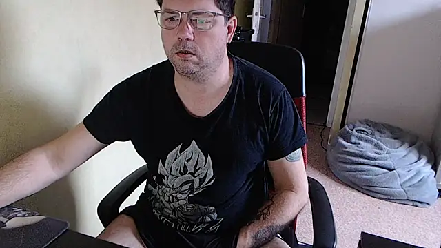 Snapshot of blueandwhite1 chatting on February 2025 07:50:01 AM blueandwhite1 online show from February 2025 07:50:01 AM