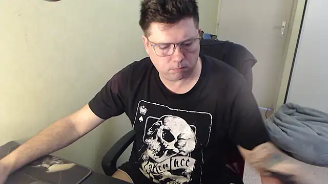 Snapshot of blueandwhite1 chatting on March 2025 08:19:02 AM blueandwhite1 online show from March 2025 08:19:02 AM