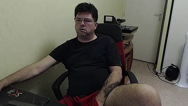 Snapshot of blueandwhite1 chatting on September 2025 05:51:02 PM blueandwhite1 online show from September 2025 05:51:02 PM