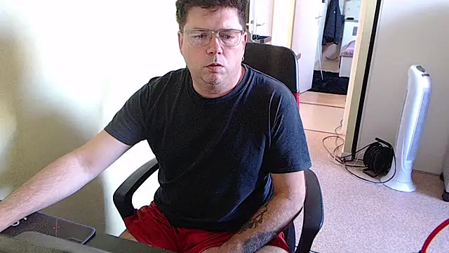 Snapshot of blueandwhite1 chatting on October 2025 02:29:01 PM blueandwhite1 online show from October 2025 02:29:01 PM