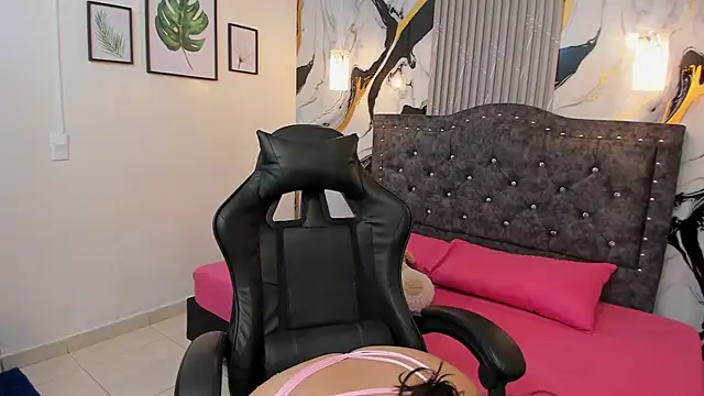 GiaCutee online show from January 2026 03:10:01 AM