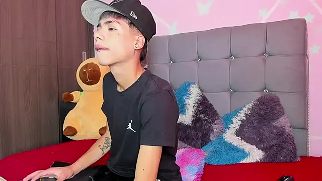 Snapshot of Playboy_Andersex chatting on September 2025 04:18:01 PM Playboy Andersex online show from September 2025 04:18:01 PM