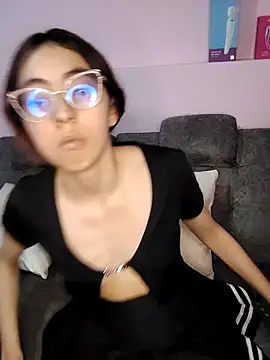 AnnieSparkle online show from October 2025 12:44:02 AM