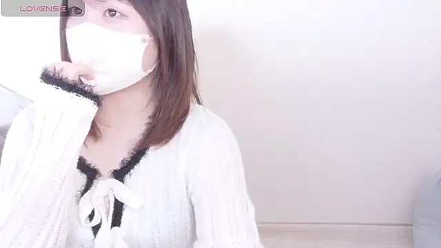 Snapshot of mi__san chatting on April 2026 10:40:01 AM mi san online show from April 2026 10:40:01 AM