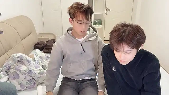 STxuguanhan online show from December 2025 01:42:01 PM