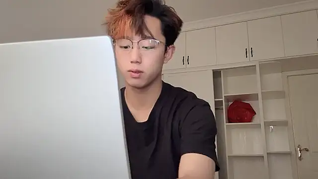 STxuguanhan online show from December 2025 07:13:02 AM