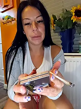 Snapshot of Filthymaddymilfy25 chatting on November 2025 09:31:01 PM Filthymaddymilfy25 online show from November 2025 09:31:01 PM