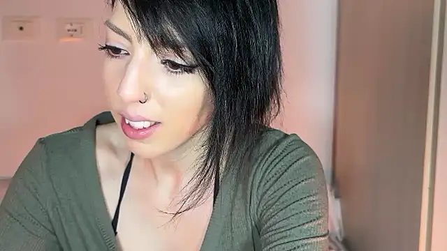 Snapshot of flowermadness chatting on March 2026 07:14:02 AM flowermadness online show from March 2026 07:14:02 AM