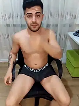 Ozi1910 online show from November 2025 10:20:02 PM